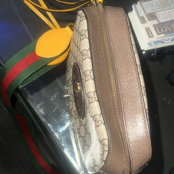 GUCCI CROSSBODY - Picture 5 of 17